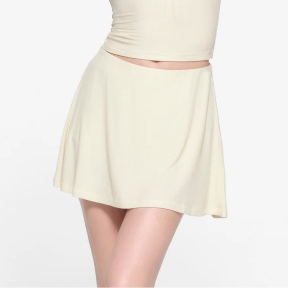 SKIMS Skort - Picture 1 of 5